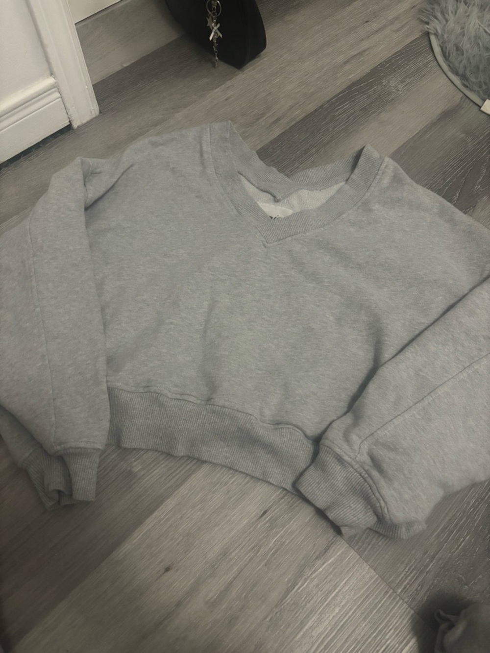aerie Light Gray V-Neck Cropped Pullover Sweatshirt
